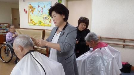 장안구 미용지부 가정의 달 맞이 이미용 봉사활동 추진